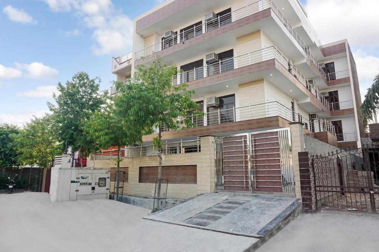 Hotel O Quadis Noida Bagian luar foto
