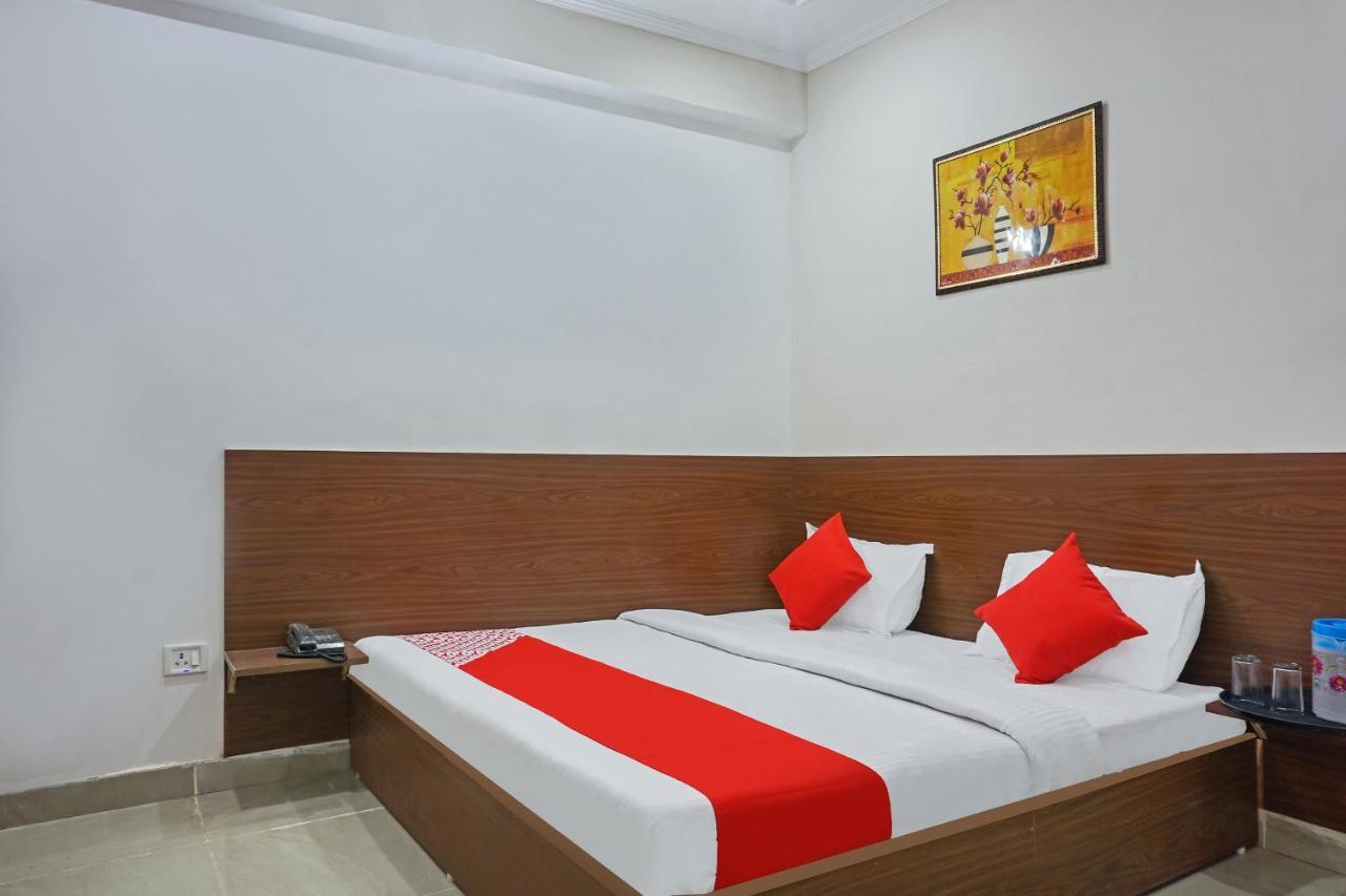 Hotel O Quadis Noida Bagian luar foto