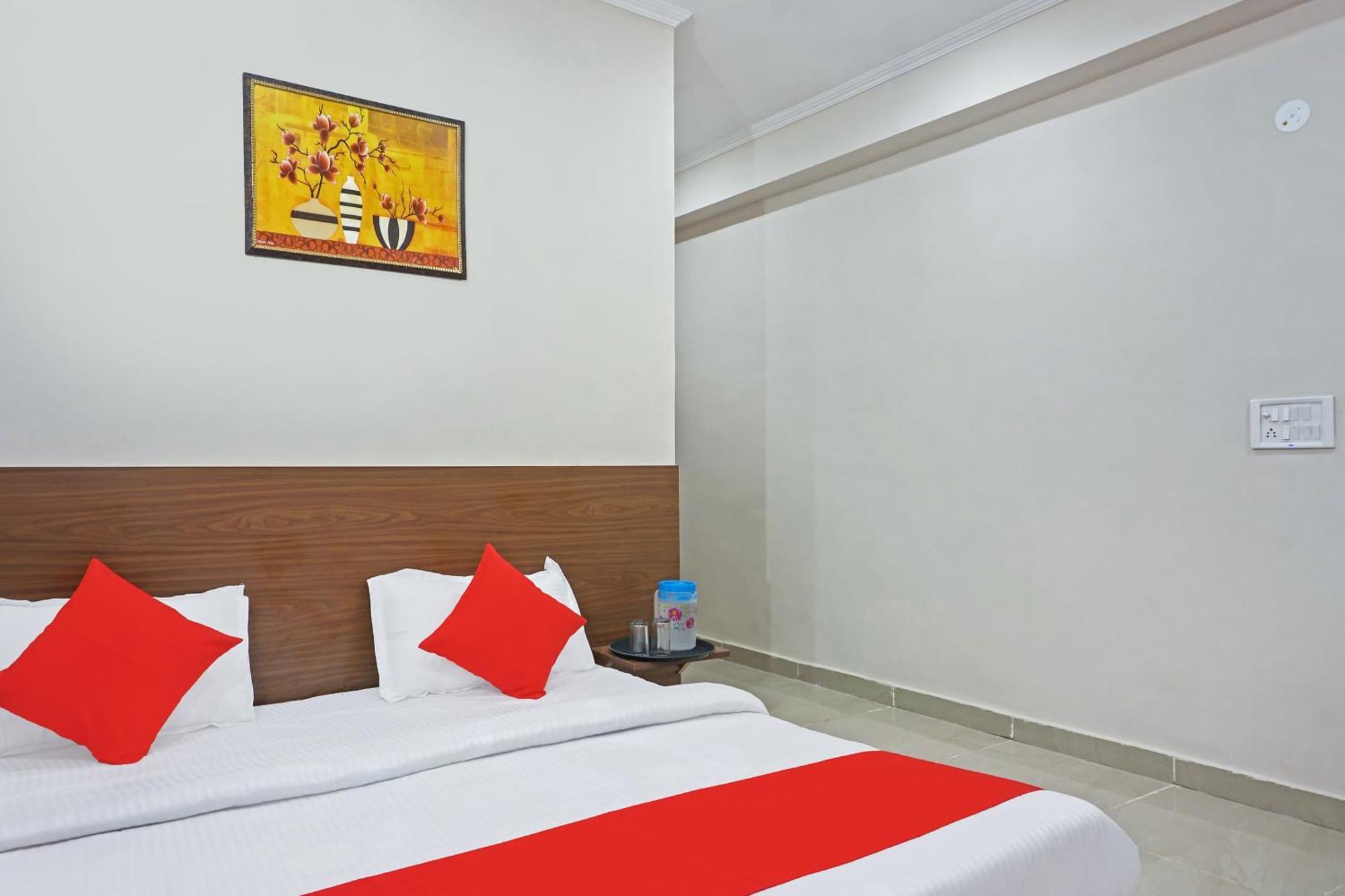Hotel O Quadis Noida Bagian luar foto