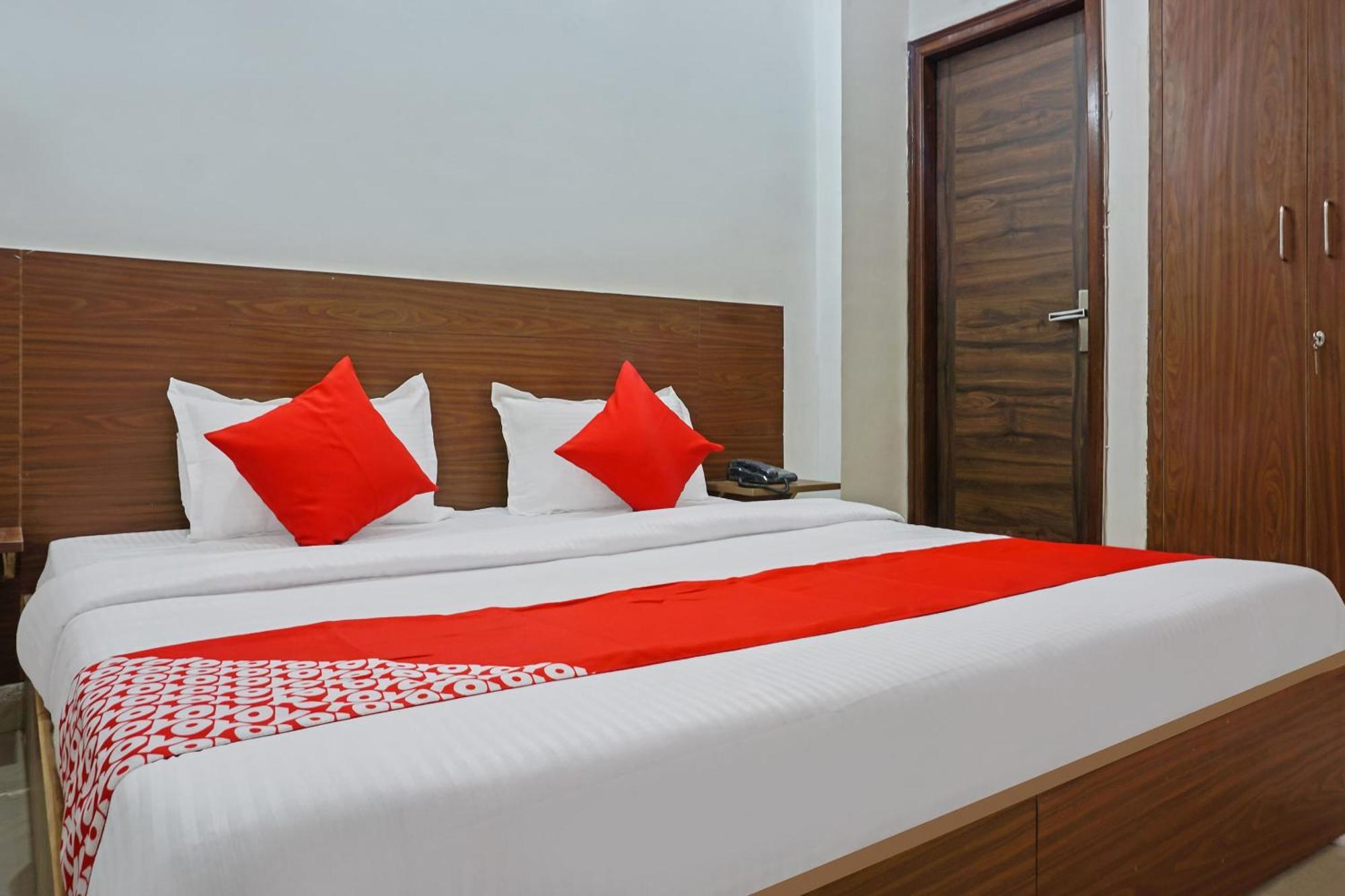 Hotel O Quadis Noida Bagian luar foto