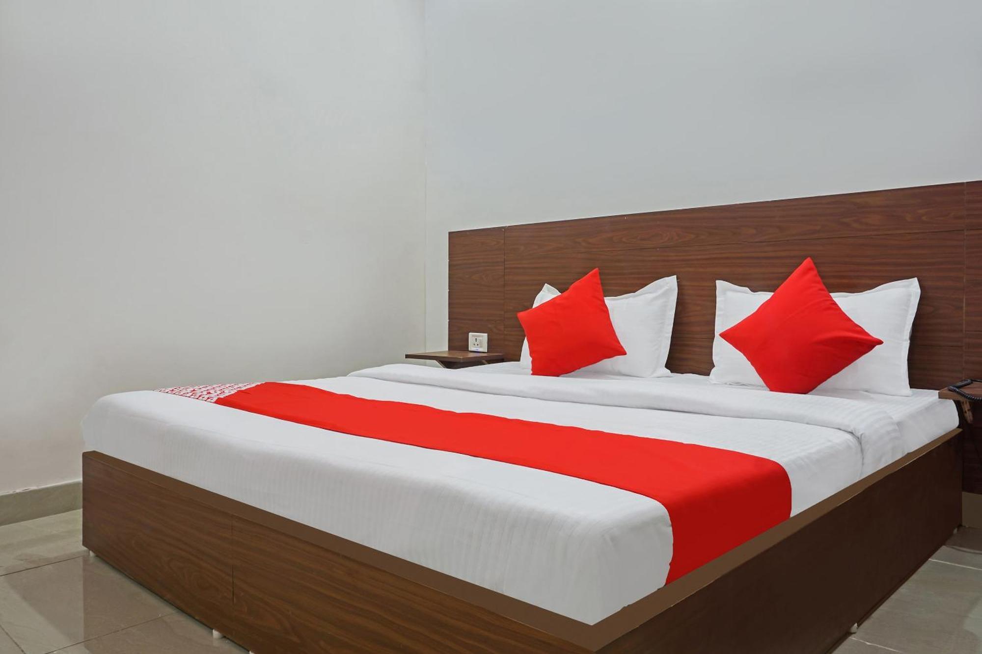 Hotel O Quadis Noida Bagian luar foto