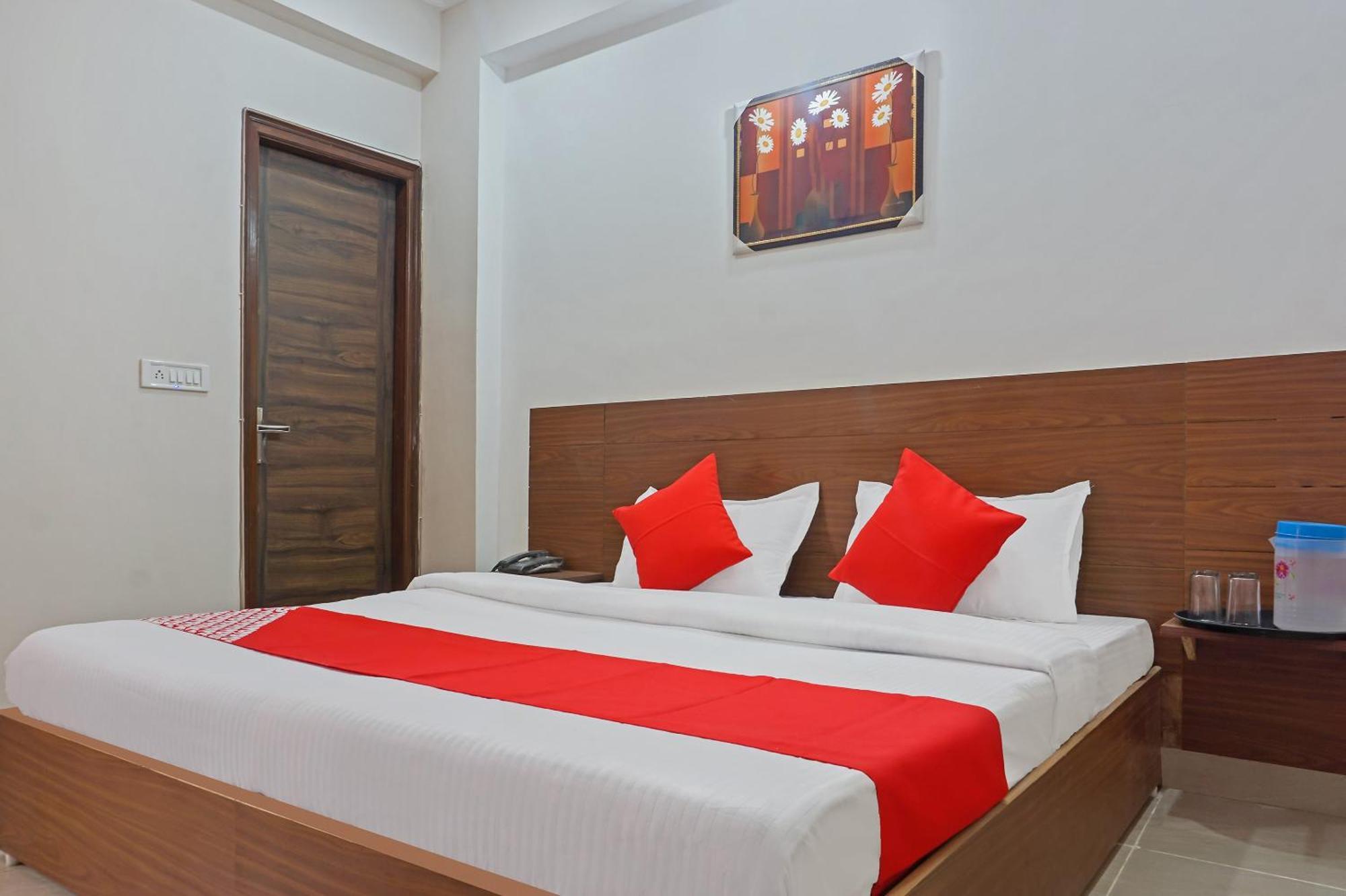 Hotel O Quadis Noida Bagian luar foto