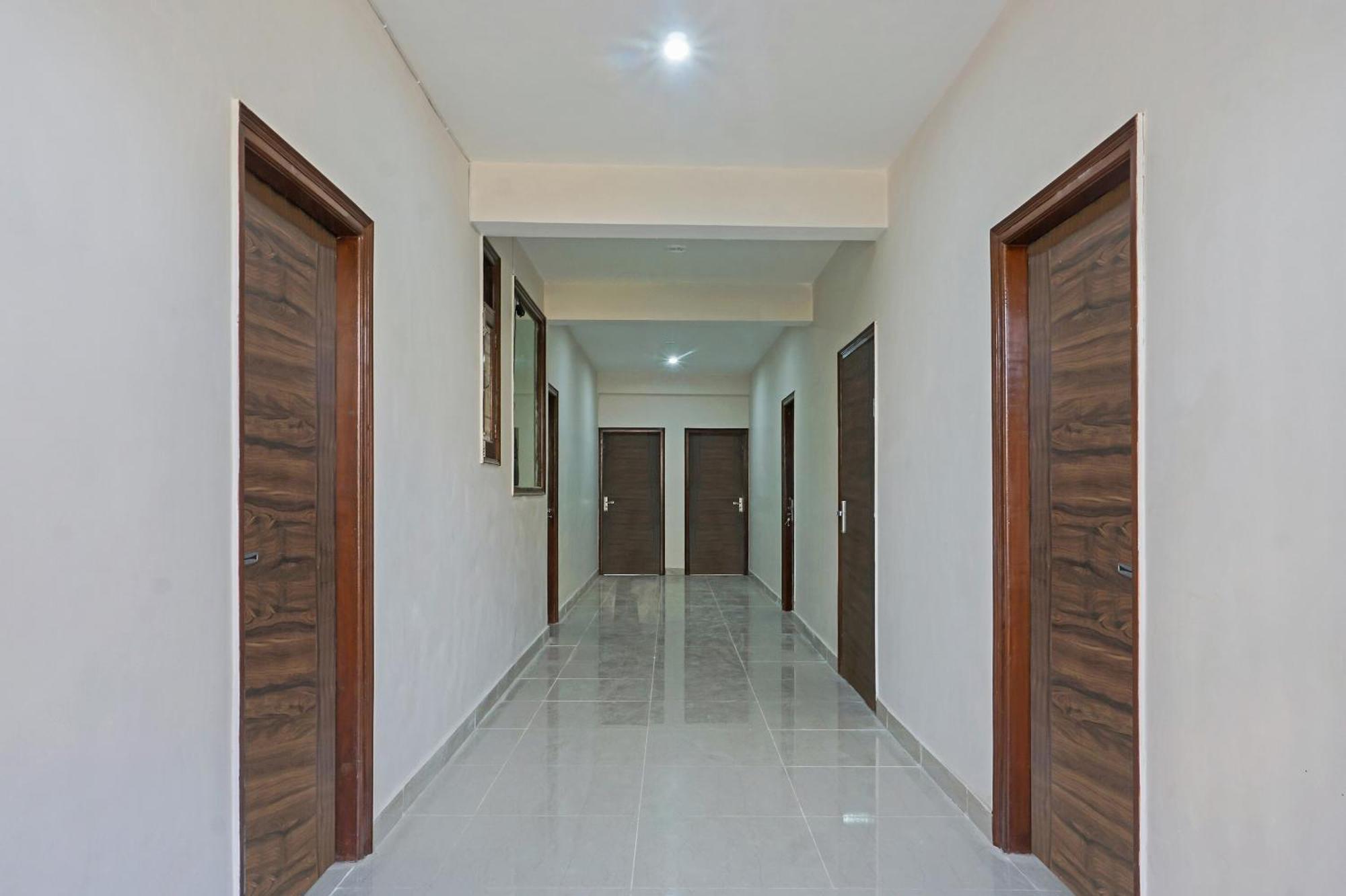 Hotel O Quadis Noida Bagian luar foto