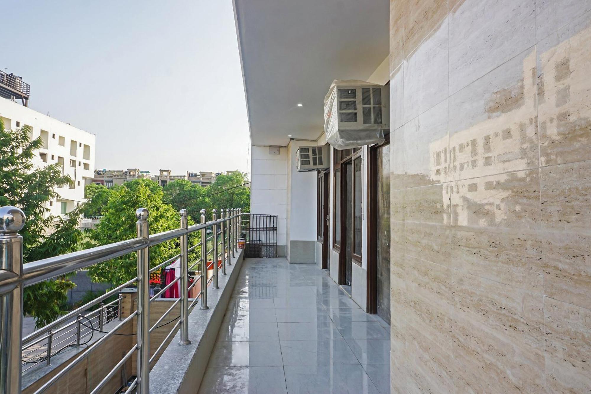 Hotel O Quadis Noida Bagian luar foto