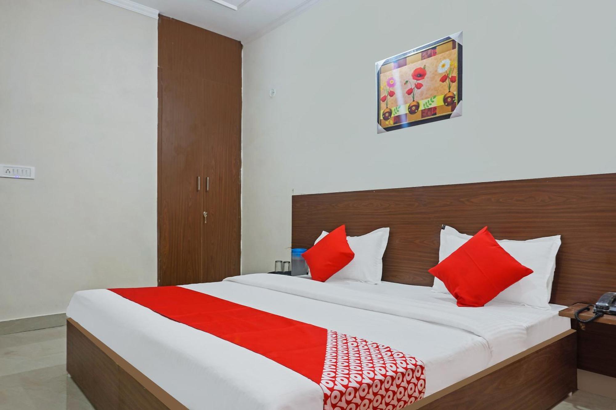 Hotel O Quadis Noida Bagian luar foto