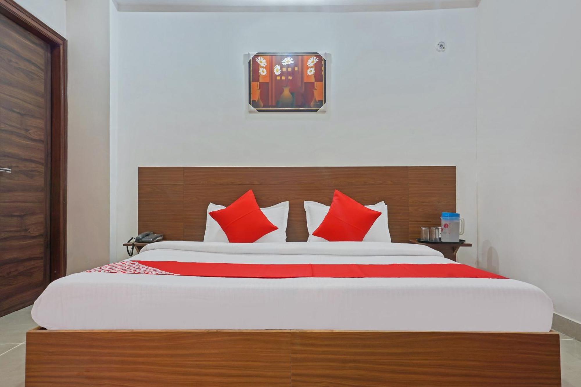 Hotel O Quadis Noida Bagian luar foto